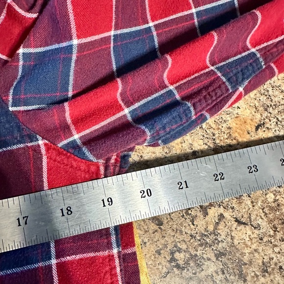 Cabela’s Women’s Size Medium Red Blue Flannel Cotton Button Up EUC - Picture 8 of 16